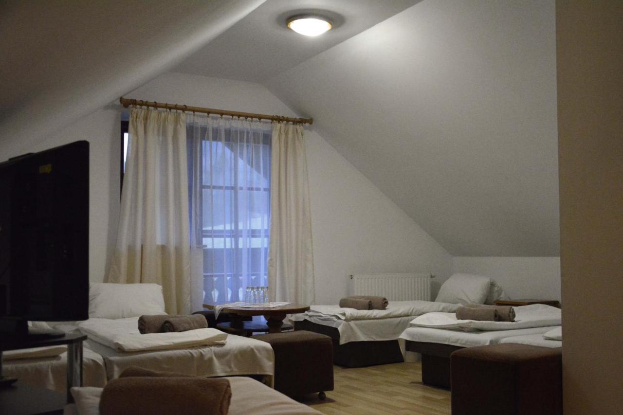 Penzion Dinda Stará ľubovňa エクステリア 写真
